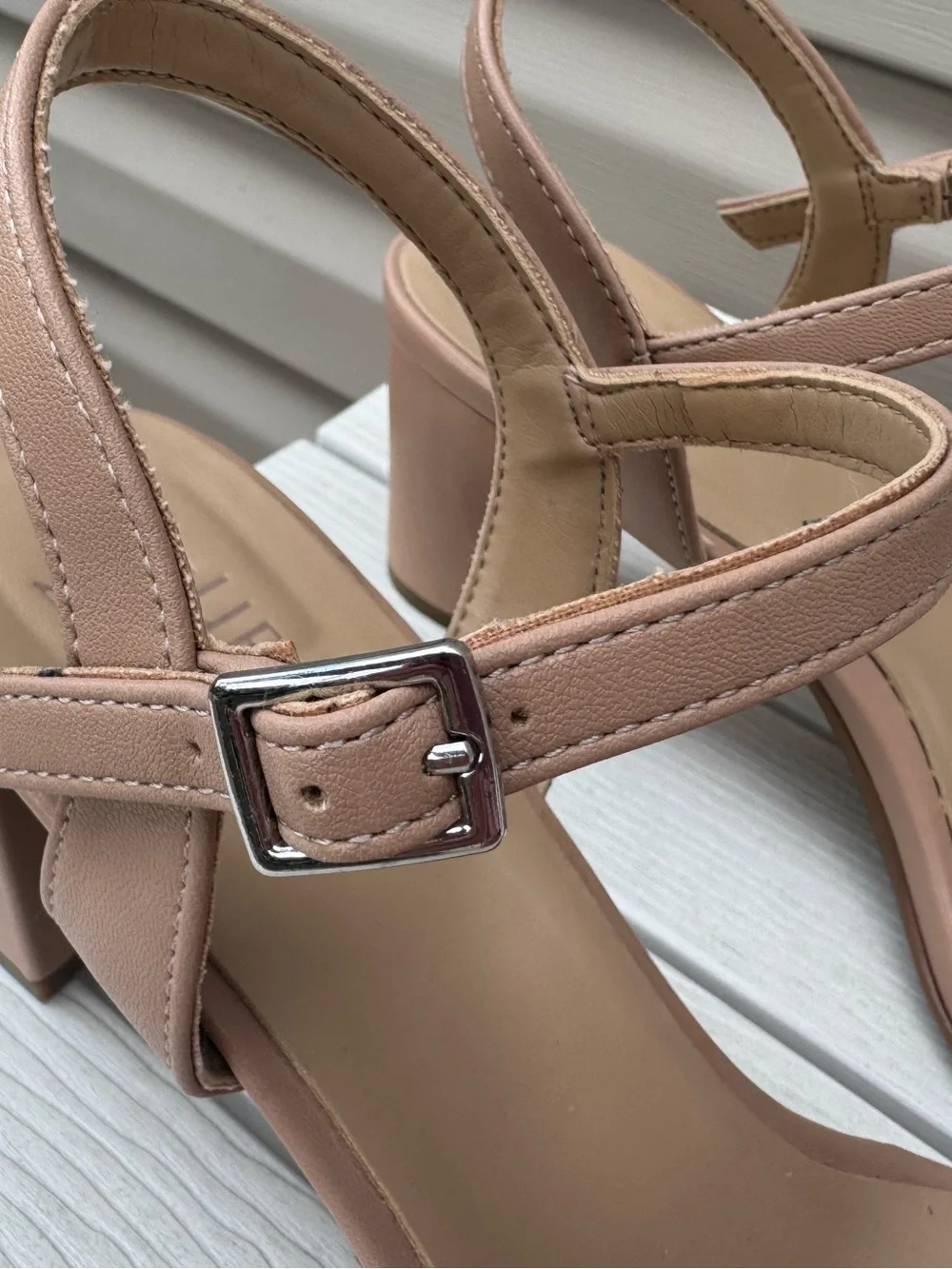 Naturalizer Women’s Nude Slingback Sandals Excellent condition! - Size 9M